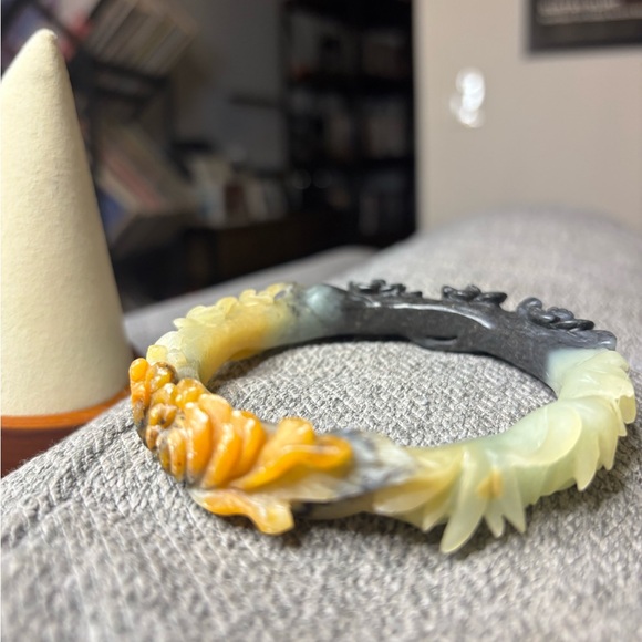 Grade A Jade Carved Bangle Bracelet - Picture 2 of 9